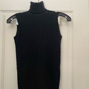 GAP BLACK SWEATER SLEEVELESS